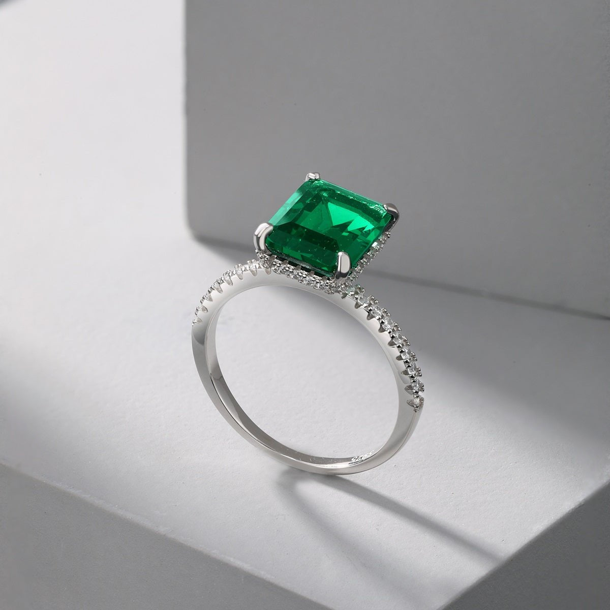 Verdant Vow: 925 Silver Engagement Ring with Premium Green 5A Zircon Stone - Jewelry - EM Accessories - 925 silver - new - SILVER-0041-6-RING